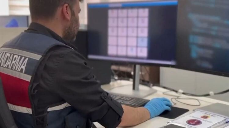 15 ilde siber suç operasyonu: 16 tutuklama