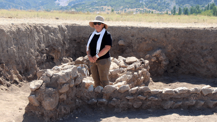 45 yılını kazı alanlarında geçirdi