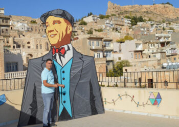 Atatürk posterli uçurtma, Mardin semalarında uçuruldu
