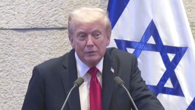 Donald Trump İsrail Meclisi'nde protesto edildi