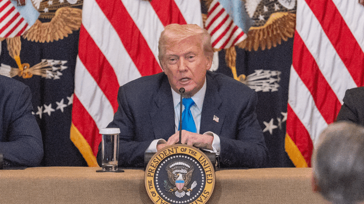 ABD'den Çin'e yüzde 100 ek gümrük vergisi