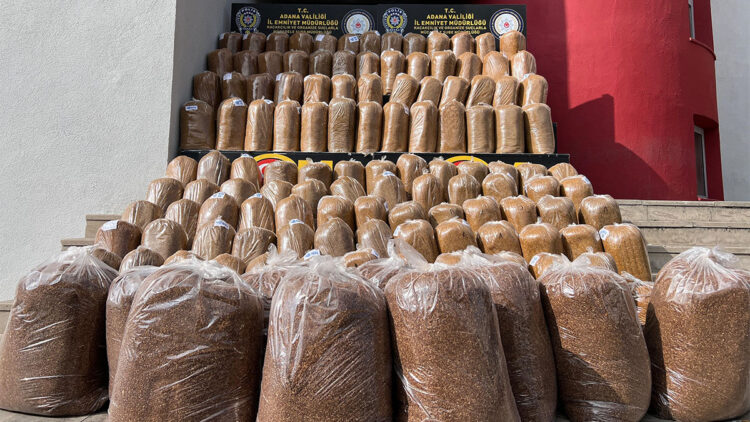 Adana'da 2 ton kaçak tütün ele geçirildi; 20 gözaltı