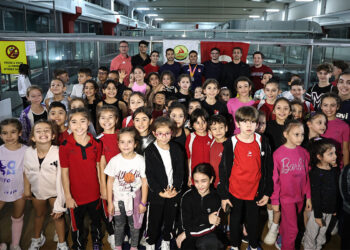 Adem Asil'e küçük sporculardan büyük ilgi