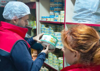 3 tonun üzerinde bozuk süt ürününü vatandaşlara yedireceklerdi