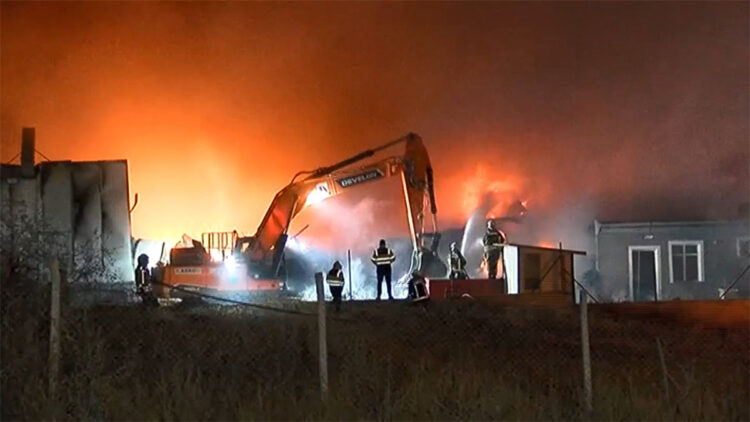Ankara'da geri dönüşüm fabrikasında yangın