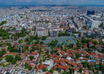 Antalya'da 5 yılda satılan her 6 konuttan 1'ini yabancı aldı