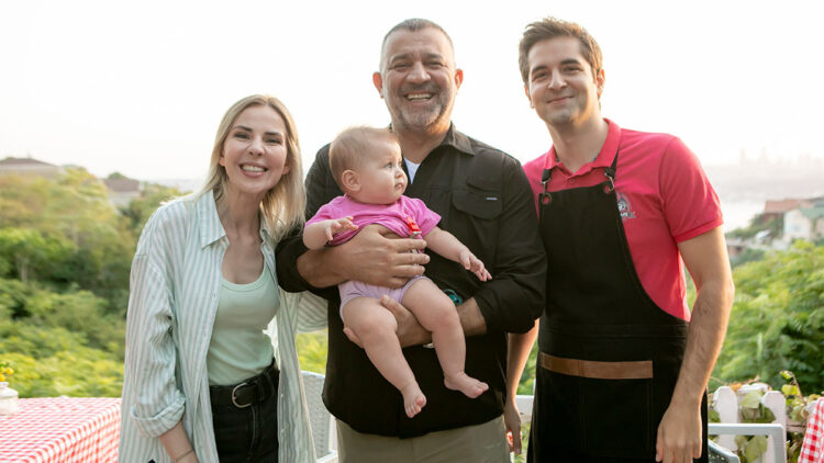 Arka Sokaklar aile mutluluğunu izleyicilere yaşatıyor