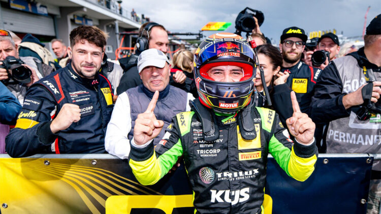 Ayhancan Güven DTM tarihinde şampiyonluk kazanan ilk Türk pilot oldu