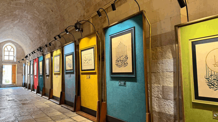 Âdil-i Mutlak Hat Eserleri Sergisi, Mardin'de sanatseverlerle buluştu