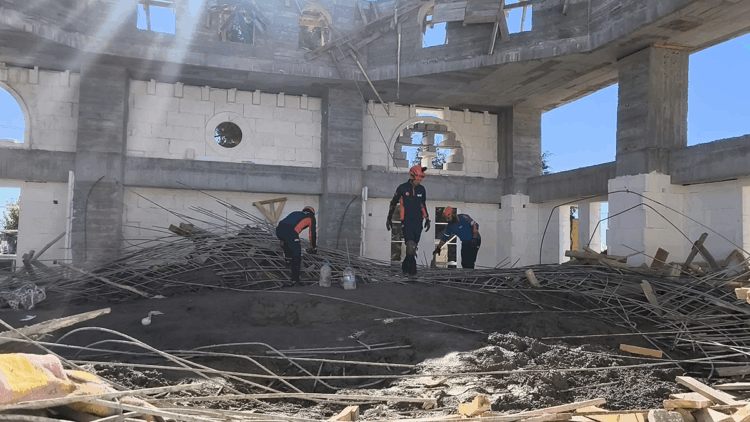 Adıyaman'da cami inşaatında göçük altında kalan 6 kişi kurtarıldı