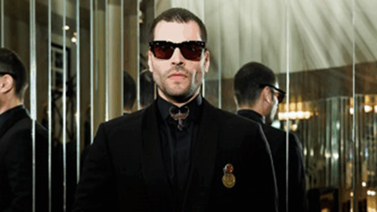 Akın Akınözü İstiklal Madalyası ile Cannes’da