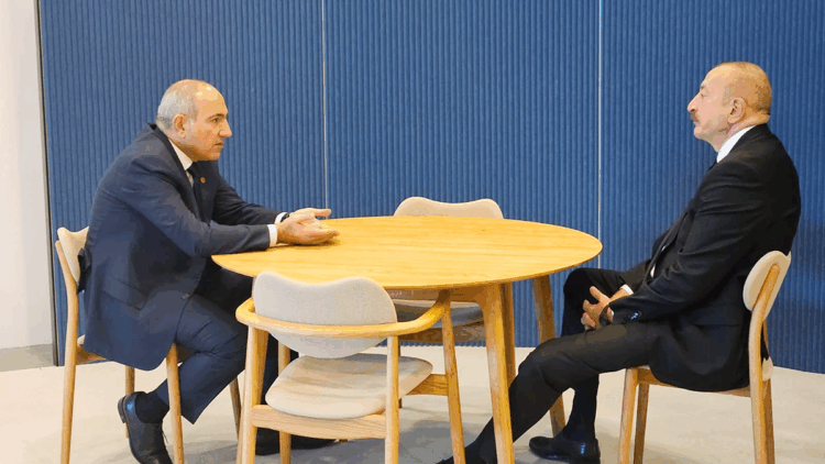 Aliyev ile Paşinyan, Kopenhag'da bir araya geldi