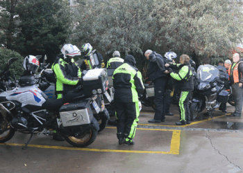 Almanya'dan gelen motosiklet tutkunları İzmir'de