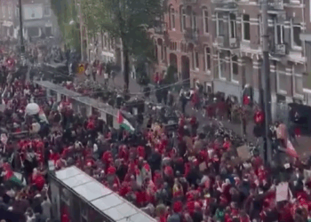 Amsterdam’da Gazze'ye destek eylemine 250 bin kişi katıldı