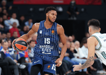 Anadolu Efes, Panathinaikos'u 95-81 mağlup etti