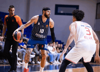 Anadolu Efes, Tel Aviv'e 87-81 mağlup oldu