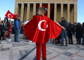 Anıtkabir, ziyaretçi akınına uğradı
