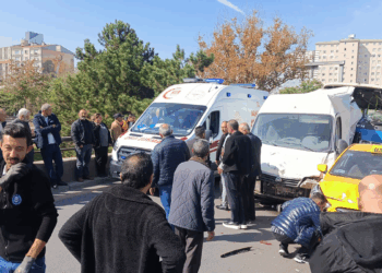 Ankara'da 6 araçlı zincirleme kaza: 6 yaralı