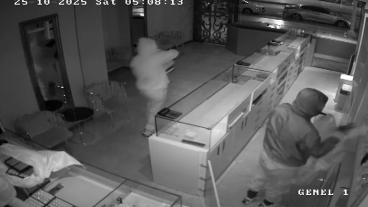 Ankara'da kuyumcudan 7 kilo altın çalındı; o anlar kamerada 