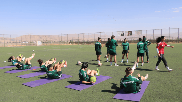 Ankara’dan Yüksekova Spor'un kadın takımına forvet Beyza