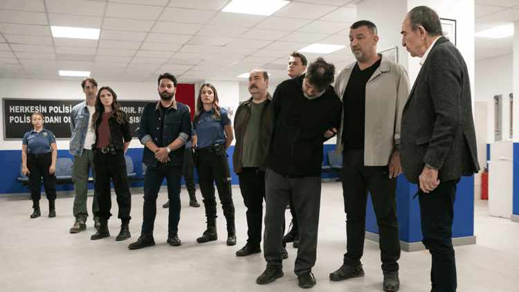 Arka Sokaklar yine zirvede