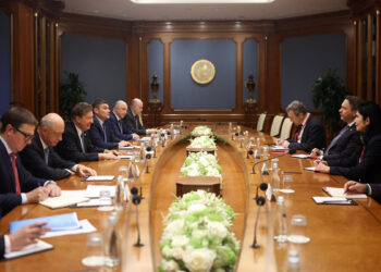 Alparslan Bayraktar Gazprom Başkanı Aleksey Miller ile görüştü