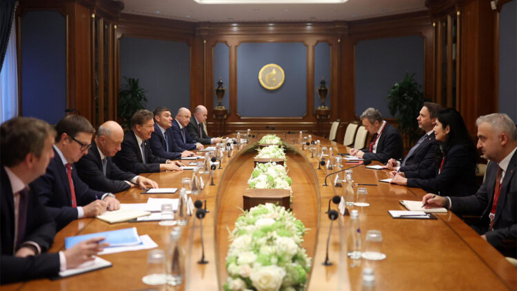 Alparslan Bayraktar Gazprom Başkanı Aleksey Miller ile görüştü