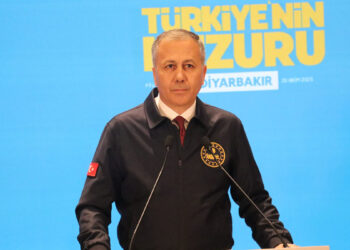 Hiç kimse polisimize düşman deme alçaklığına cüret edemez