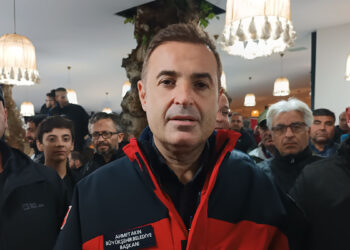 Vatandaşlarımız tedirgin, yıkılan binalarımız var