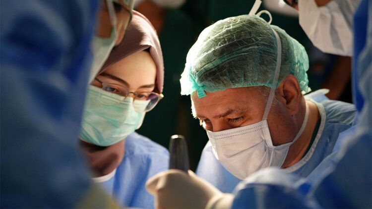 Belçika’dan Türkiye’ye gelen endometrium kanseri hastası sağlığına kavuştu