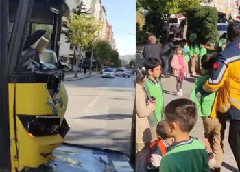 Çorum'da belediye otobüsü kamyona yandan çarptı; 22 öğrenci yaralandı