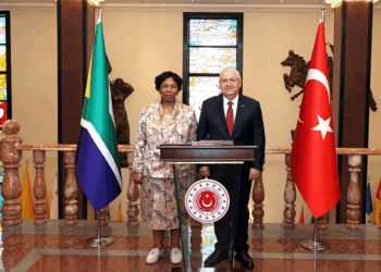 Bakan Güler, Güney Afrika Savunma Bakanı ile görüştü