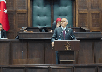 Bakan Yerlikaya, kapalı grup toplantısında trafikte yeni dönemi anlattı