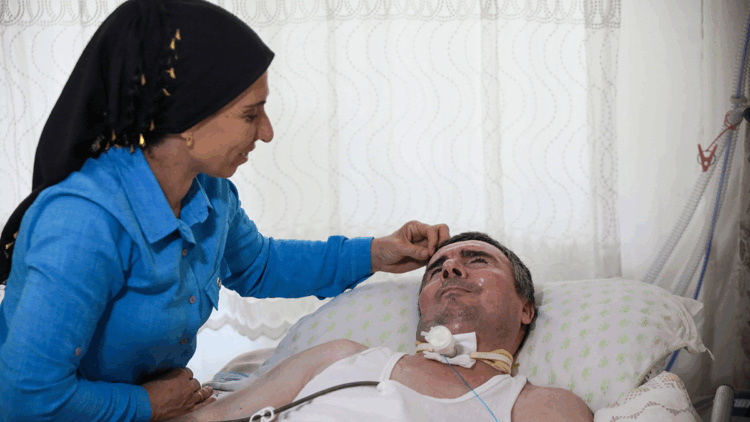 Beynine atan pıhtı nedeniyle yatağa bağımlı hale geldi