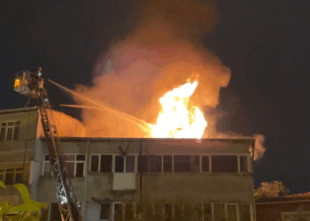 Beyoğlu'nda sevgilisinin iş yerini kundaklayan kadın serbest kaldı