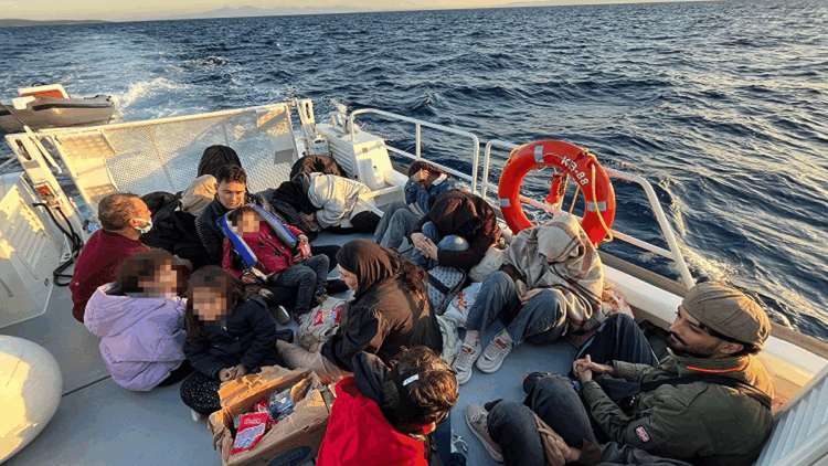 Bodrum açıklarında 24 kaçak göçmen yakalandı, 19 kaçak göçmen kurtarıldı