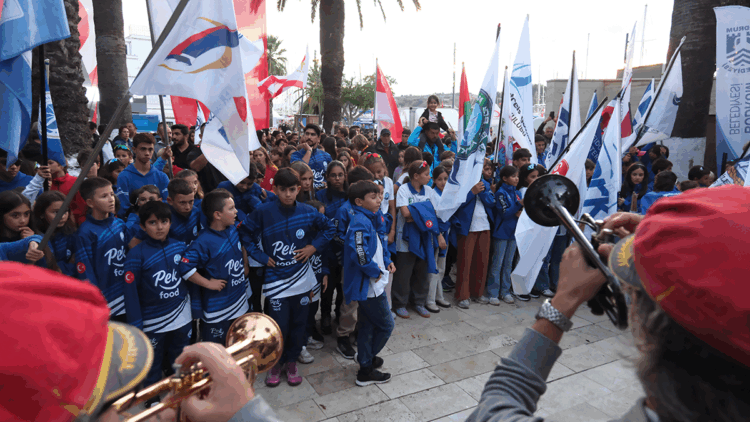 Bodrum’da 13’üncü BIOR yarışları renkli kortej ile başladı