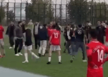 Bursa'da U16 maçındaki kavga kamerada