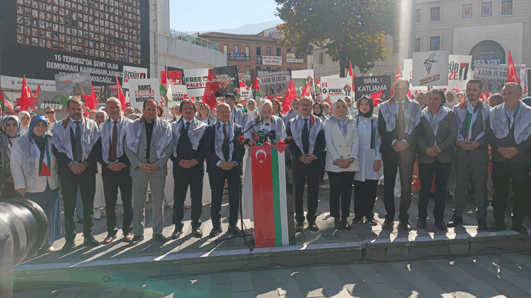 Bursa'da kadınlar 'Gazze İçin Sessiz Çığlık' etkinliğinde buluştu