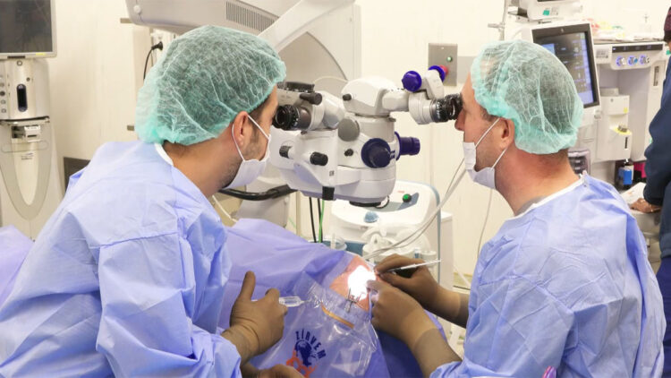 Canlı cerrahi sempozyumu: Beş klinik vaka incelendi