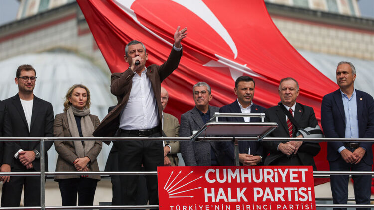 Hırsız dediler yolsuz dediler olmadı, son çare casus demeye kalktılar