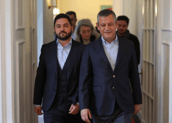 CHP Genel Başkanı Özgür Özel İsviçre'de