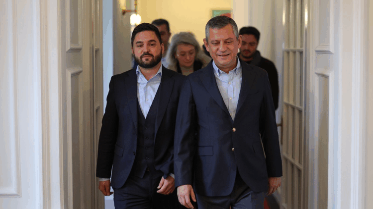 CHP Genel Başkanı Özgür Özel İsviçre'de