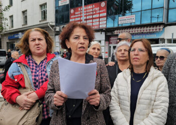 CHP Zonguldak Merkez İlçe Kadın Kolları yöneticisi ve üyeleri istifa etti