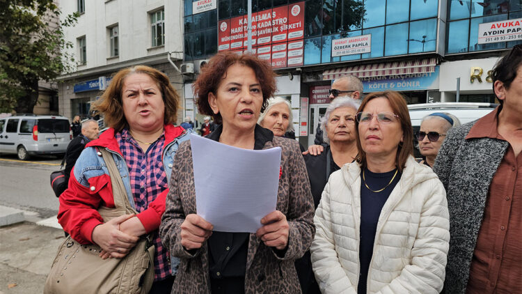 CHP Zonguldak Merkez İlçe Kadın Kolları yöneticisi ve üyeleri istifa etti