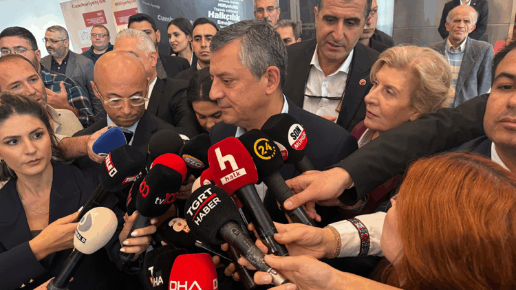 CHP'nin güçlü bünyesi mikropları kabul etmedi