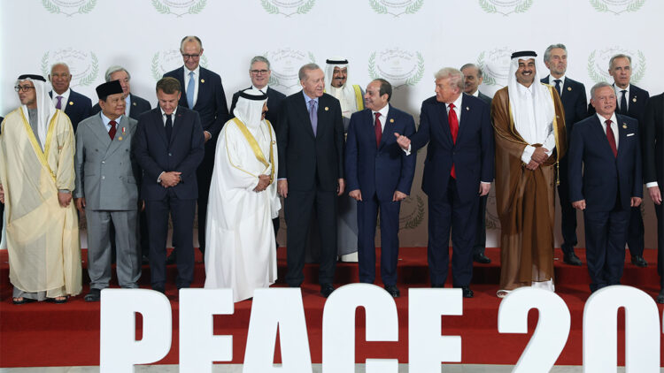 Cumhurbaşkanı Erdoğan, Barış Zirvesi'nde aile fotoğrafı çekimine katıldı