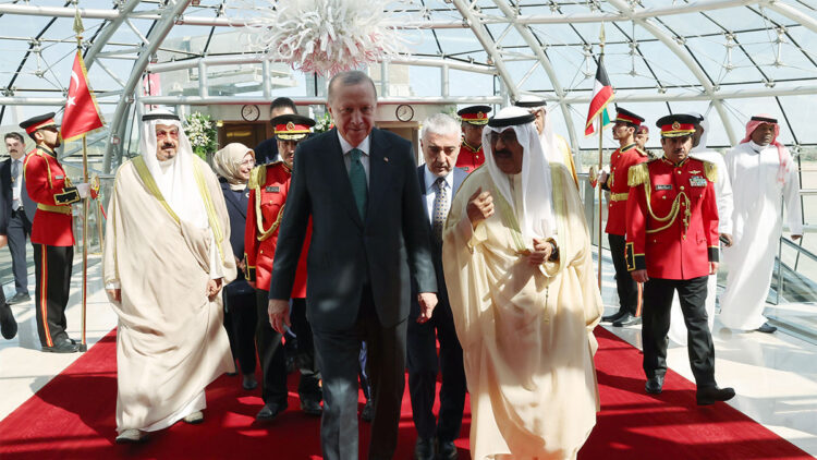 Cumhurbaşkanı Erdoğan Kuveyt'e gitti