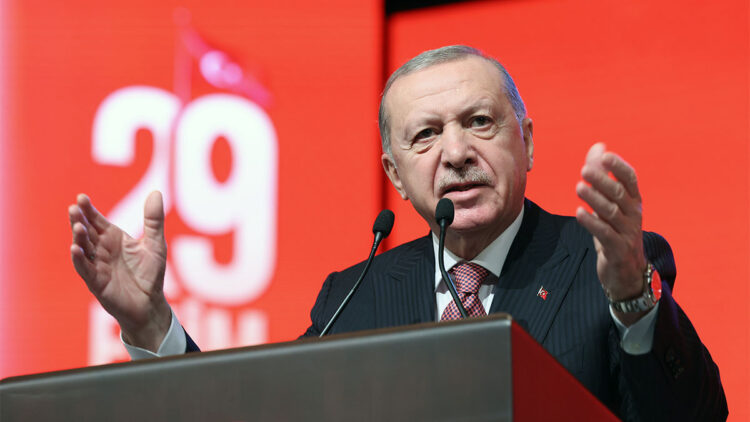 Tarihimizin hiçbir döneminde esarete boyun eğmemiş bir milletiz