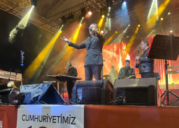 Ataşehir'de Ferhat Göçer konseri coşkusu